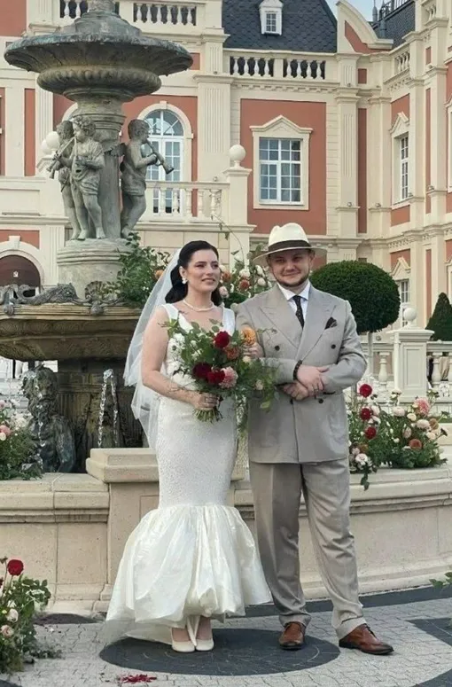 Анастасия Петрова и Тимофей Руденко устроили праздник в пригороде Геленджика Анастасия Петрова и Тимофей Руденко устроили праздник в пригороде Геленджика