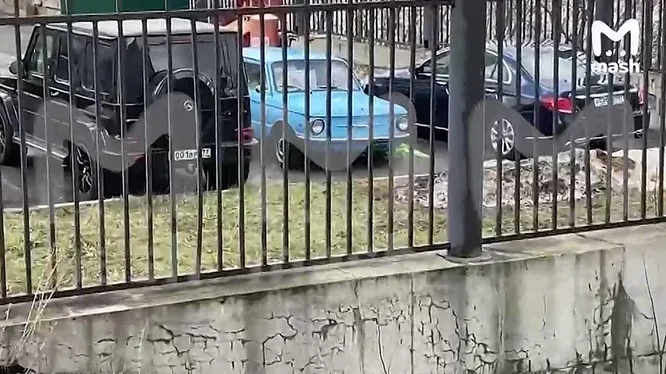 Нажми и смотри