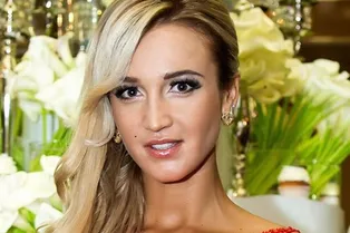 Толстая Ольга Бузова снялась в клипе «Жирная» Толстая Ольга Бузова снялась в клипе «Жирная»