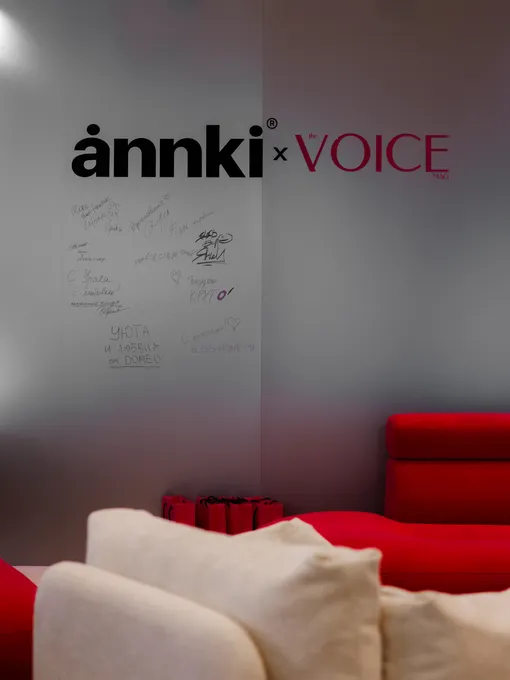Стенд Annki и VOICE Стенд Annki и VOICE