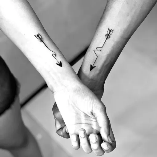 парная татуировка стрелы