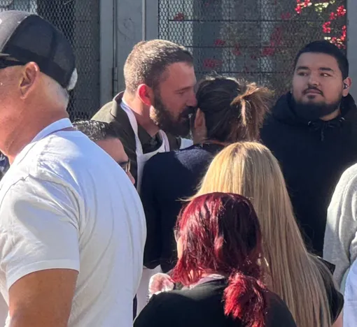 Бен Аффлек шептался с Дженнифер Гарнер Бен Аффлек шептался с Дженнифер Гарнер