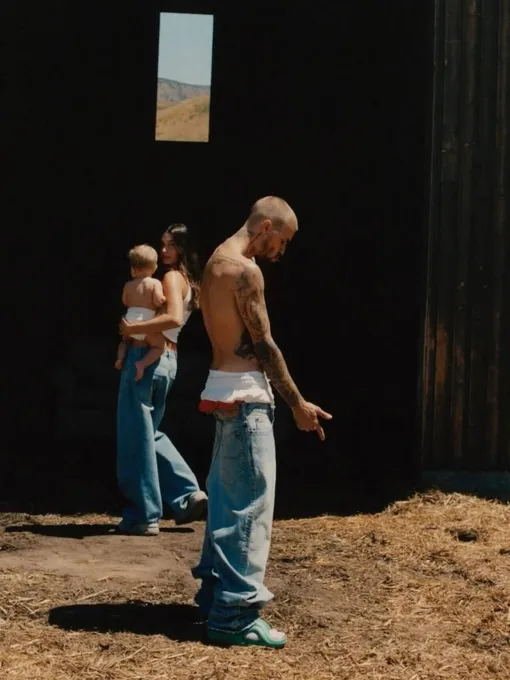 Хейли и Джастин Биберы с сыном