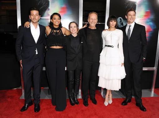 Нина Добрев с коллегами