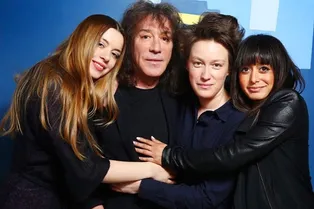 «Мои красотки»: Владимир Кузьмин снялся с тремя дочерьми от разных женщин