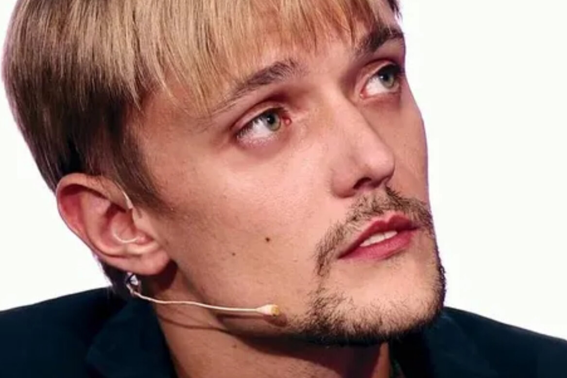 «Я убегал от голых моделей к консьержке»: сын Сергея Зверева требует от него 25 млн рублей за испорченное детство