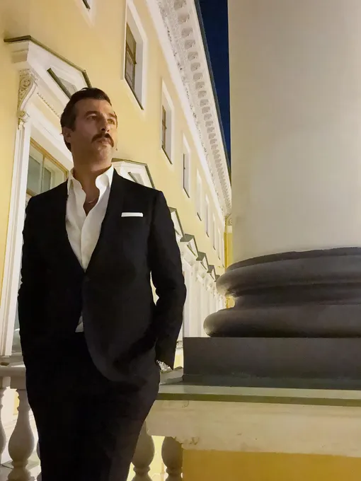 Иван Ургант рассказал, как лишился усов Иван Ургант рассказал, как лишился усов