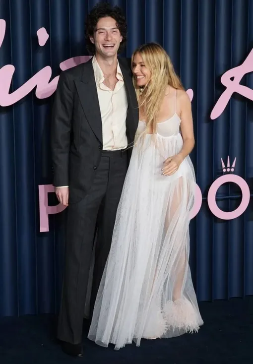 Оли Грин и Сиенна Миллер ждут ребенка