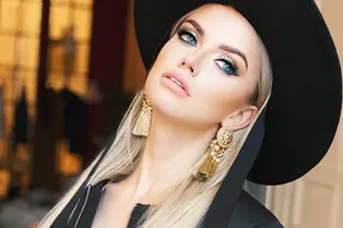 «Я не узнаю знакомых»: Милана Тюльпанова пожаловалась на плохое зрение «Я не узнаю знакомых»: Милана Тюльпанова пожаловалась на плохое зрение