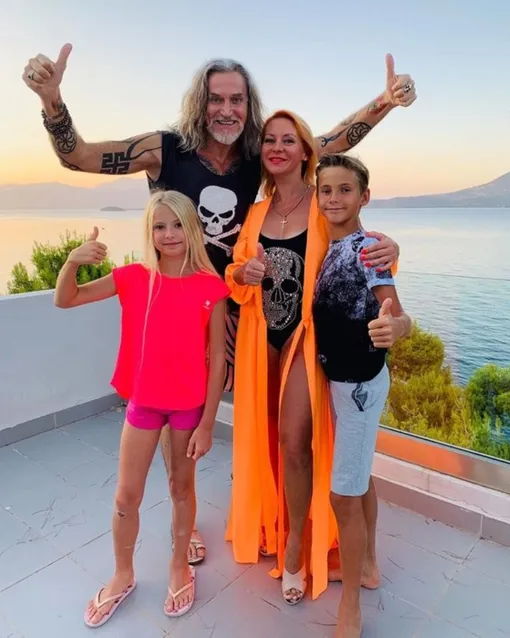 Олимпийская чемпионка с семьей