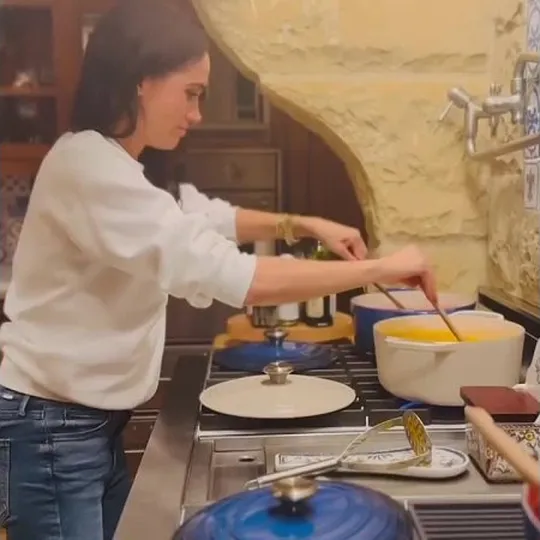 Нажми и смотри