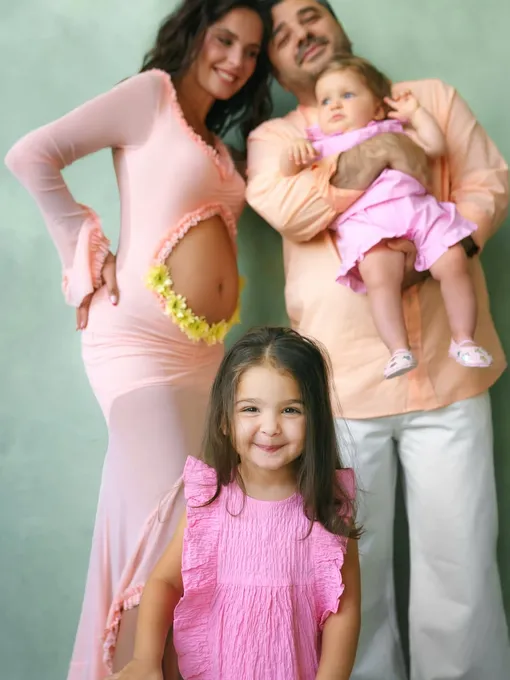 Лиза Моряк и Сарик Андреасян с дочерьми