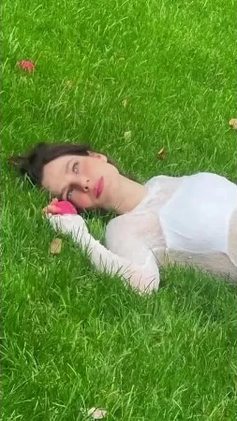 Нажми и смотри