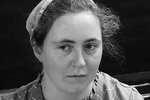 Мама 11 детей Наталья Юдинцева и ее старшая дочь утонули, спасая 13-летнюю девочку Мама 11 детей Наталья Юдинцева и ее старшая дочь утонули, спасая 13-летнюю девочку