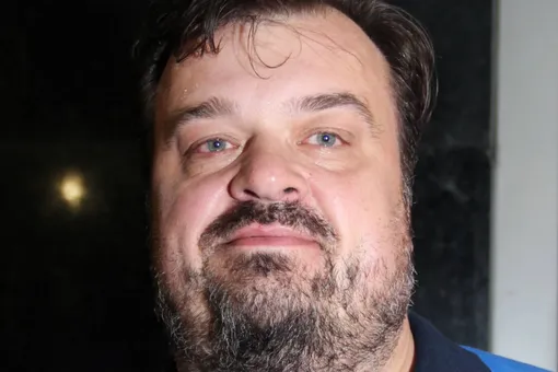 «Сегодня открыли»: на могиле Василия Уткина установили памятник с его цитатами из репортажей «Сегодня открыли»: на могиле Василия Уткина установили памятник с его цитатами из репортажей