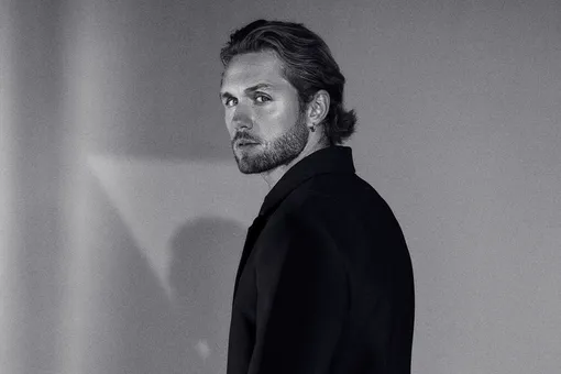 Влад Соколовский отправляется «Назад в будущее» Влад Соколовский отправляется «Назад в будущее»