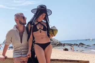 Певица IOWA «нашла дом в джунглях» и показала себя в купальнике Певица IOWA «нашла дом в джунглях» и показала себя в купальнике