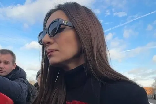 «Они неразделимы!»: Зара на прощании с Юрием Николаевым заявила, что переживает за его вдову «Они неразделимы!»: Зара на прощании с Юрием Николаевым заявила, что переживает за его вдову