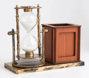 Песочные часы и органайзер для канцелярии