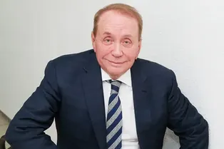 «Саше вменяли в вину создание династии»: Юлий Гусман заявил, что Масляковы заслужили право считать КВН своим детищем «Саше вменяли в вину создание династии»: Юлий Гусман заявил, что Масляковы заслужили право считать КВН своим детищем