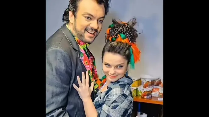 Нажми и смотри