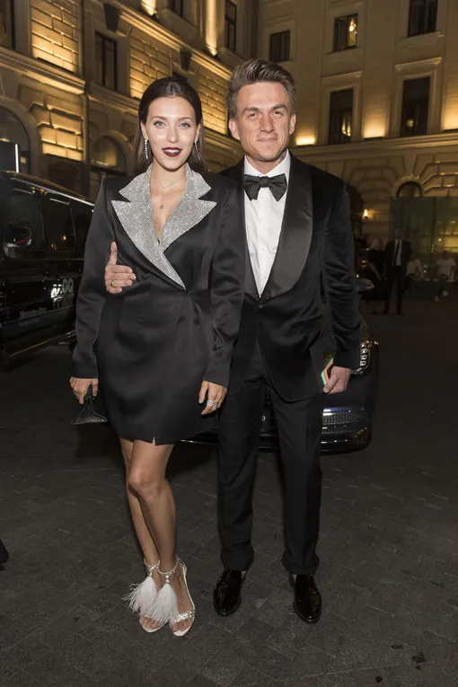 Регина Тодоренко и Влад Топалов стали многодетными родителями Регина Тодоренко и Влад Топалов стали многодетными родителями