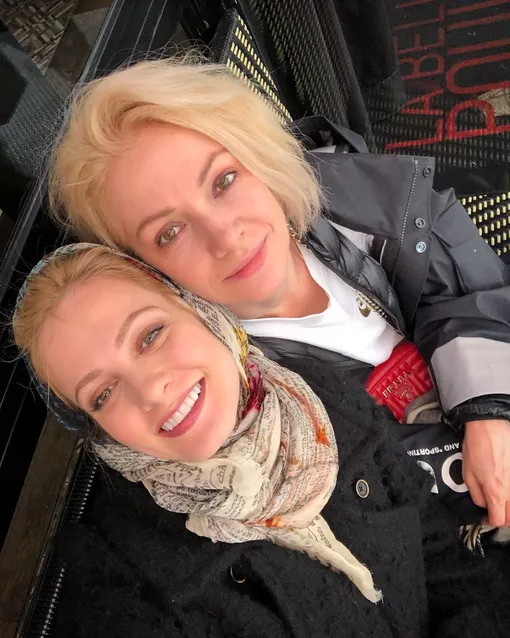 Полина Максимова раскрыла подробности отношений с мамой