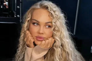 «Это пример для подражания!»: Мария Погребняк резко ответила женщинам, которые обвинили ее отца в отсутствии этикета «Это пример для подражания!»: Мария Погребняк резко ответила женщинам, которые обвинили ее отца в отсутствии этикета