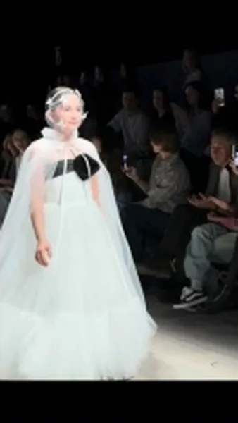 Нажми и смотри