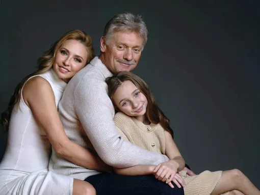 Татьяна Навка с мужем и дочерью