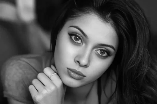 Погибшую в горячей ванне 32-летнюю певицу Викторию Лерман похоронили за день до свадьбы Погибшую в горячей ванне 32-летнюю певицу Викторию Лерман похоронили за день до свадьбы