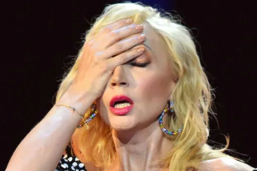 Кристина Орбакайте не смогла дать в марте тур по городам России