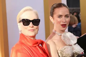 «Я была в зоне риска»: Эмили Блант призналась, что боялась Мерил Стрип на съемках фильма «Дьявол носит Prada»