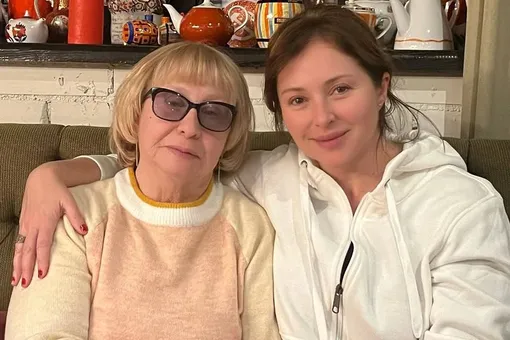 Звезда сериала «Ищейка» Анна Банщикова показала фото с мамой в день ее рождения