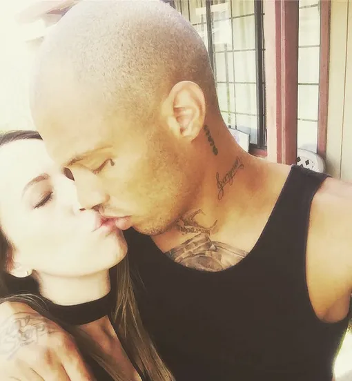 Джереми Микс с женой