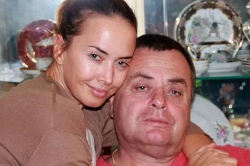 «Он не успокоится, пока не уничтожит всё Жаннино наследство. Уперся, как бык!»: отец Фриске упрекнул Шепелева «Он не успокоится, пока не уничтожит всё Жаннино наследство. Уперся, как бык!»: отец Фриске упрекнул Шепелева