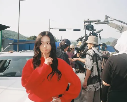 Джису призналась, что BLACKPINK — одна из самых важных частей ее жизни Джису призналась, что BLACKPINK — одна из самых важных частей ее жизни