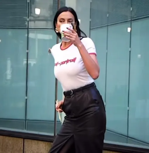 Ирина Шейк в откровенном наряде Ирина Шейк в откровенном наряде