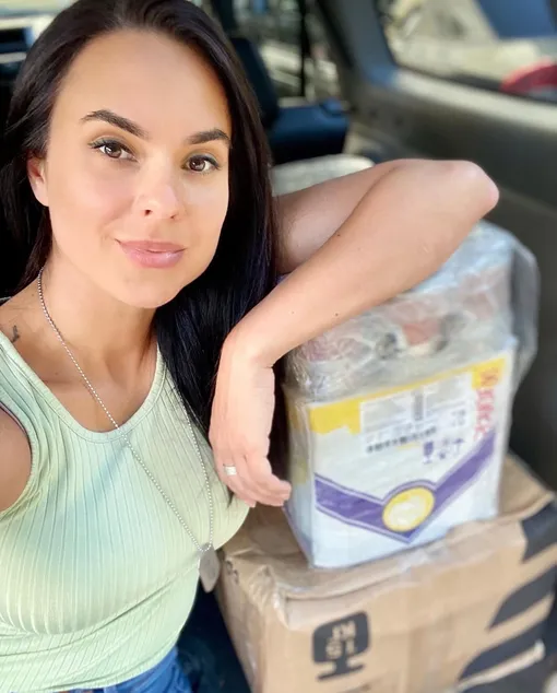 Анна занималась сбором гуманитарной помощи Анна занималась сбором гуманитарной помощи