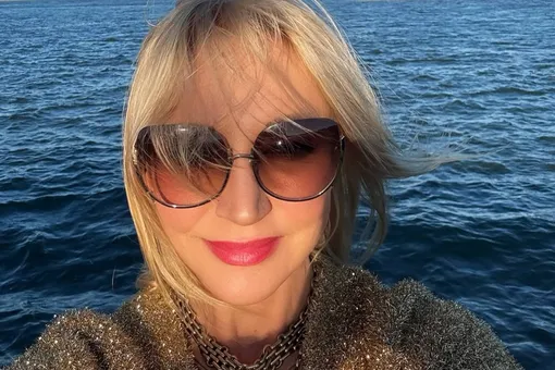 Кристина Орбакайте показала дочь в купальнике и полуголого мужа на курорте Кристина Орбакайте показала дочь в купальнике и полуголого мужа на курорте