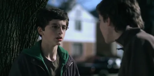 Юный Тимоти Шаламе сыграл эпизодическую роль в сериале «Худшие друзья» Тимоти Шаламе