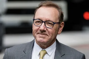 «Я внезапно почувствовал, как моя рука онемела»: Кевина Спейси госпитализировали в Узбекистане с подозрением на инфаркт «Я внезапно почувствовал, как моя рука онемела»: Кевина Спейси госпитализировали в Узбекистане с подозрением на инфаркт