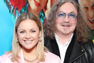 Игорь Николаев с молодой женой, Катя Лель, Сергей Шакуров и другие звезды на премьере комедии в Москве