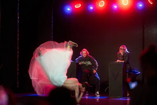 Лев Зулькарнаев, Дарья Екамасова, Чингиз Гараев, Валерия Гай Германика в тизере фильма «Пока небо смотрит»