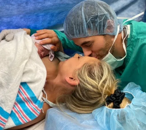 Анна Курникова 30 января родила Энрике Иглесиасу вторую дочь