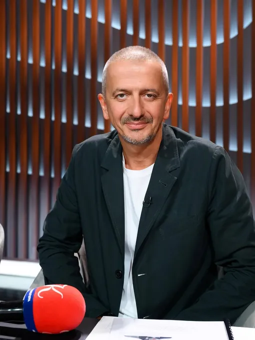 Константина Богомолова назначили ректором Школы-студии МХАТ после смерти Игоря Золотовицкого Константина Богомолова назначили ректором Школы-студии МХАТ после смерти Игоря Золотовицкого