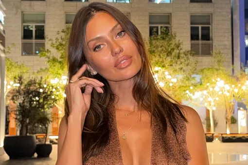 «Обсудим мой целлюлит?» Виктория Боня показала фигуру в экстремальном мини «Обсудим мой целлюлит?» Виктория Боня показала фигуру в экстремальном мини