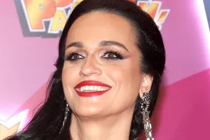 Певица Слава снялась в купальнике на Мальдивах и показала мускулистого мужчину, прилетевшего с ней из Москвы