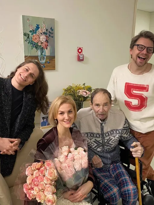 Иван Складчиков (справа), Петр Складчиков, Наталья Петрожицкая и Владимир Вишневский