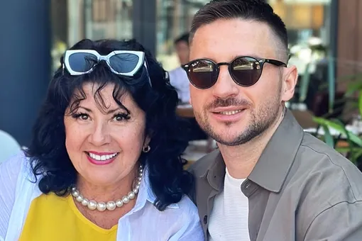 «Я позабочусь обо всем»: Сергей Лазарев трогательно обратился к маме в день ее рождения «Я позабочусь обо всем»: Сергей Лазарев трогательно обратился к маме в день ее рождения